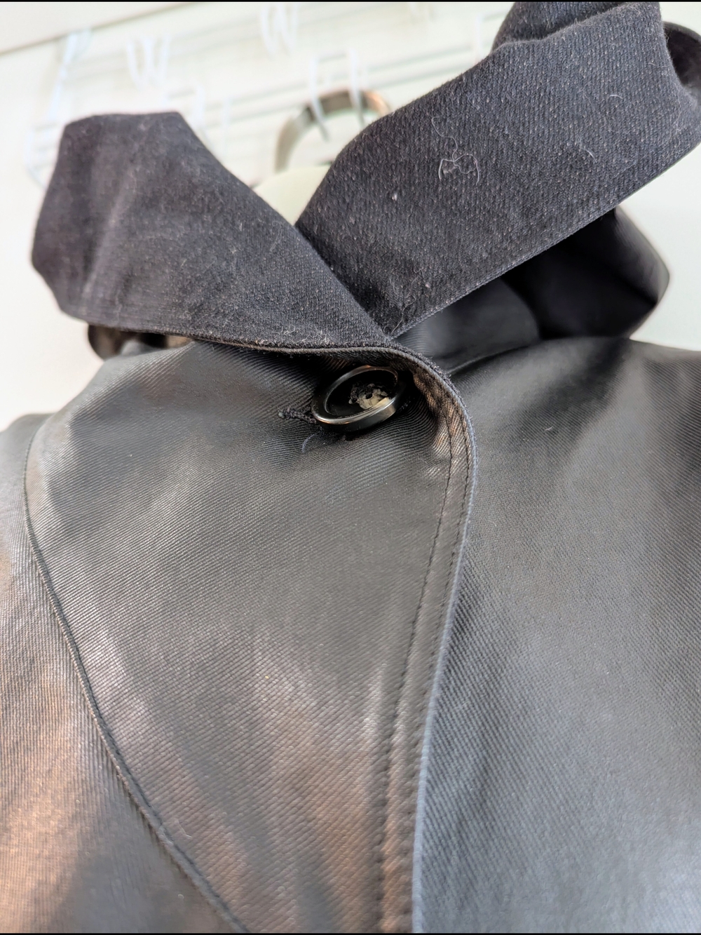 m0851 Waxed Cotton Double Breasted Hooded Coat | Made in Canada | Size 6 - Picture 6 of 8